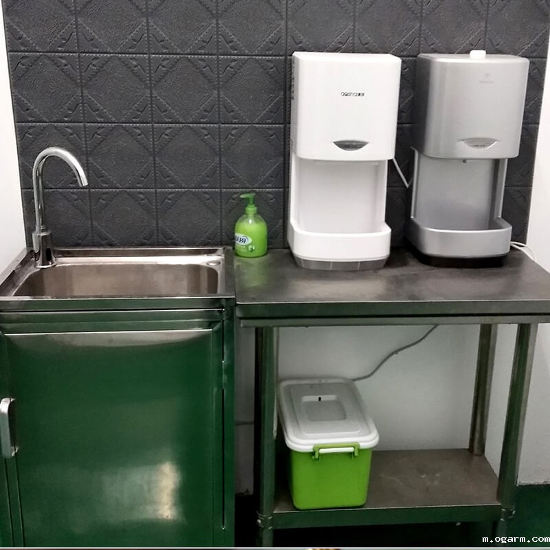 自动感应酒精喷雾式消毒器