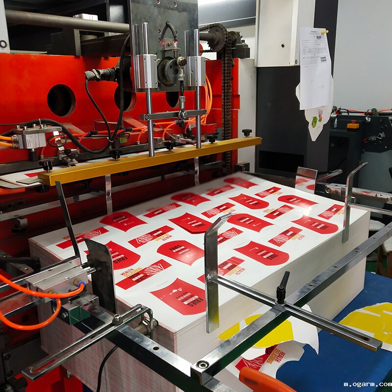 包装盒平压平膜切机